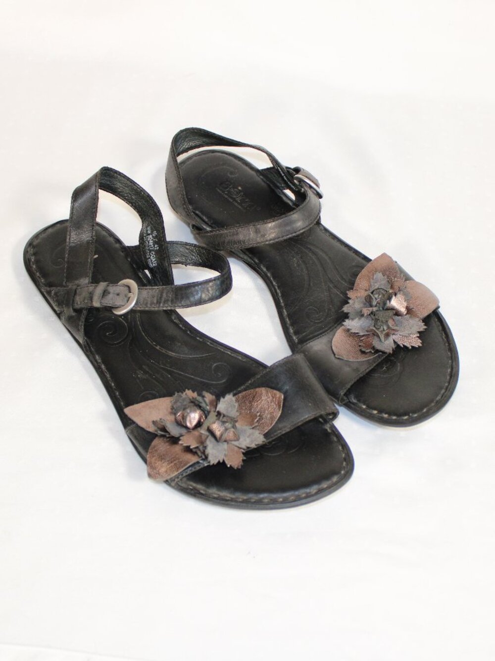 Born black flower leather sandal women size 10